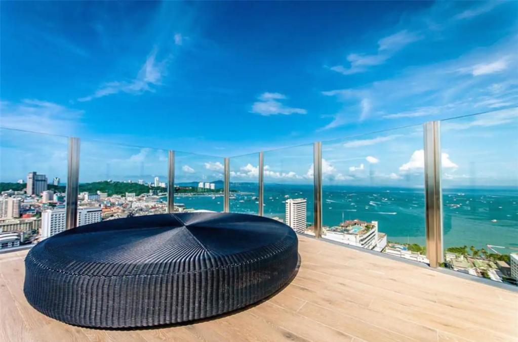 Central Pattaya - Sea View Large Balcony Condo With Infinity Pool Екстер'єр фото